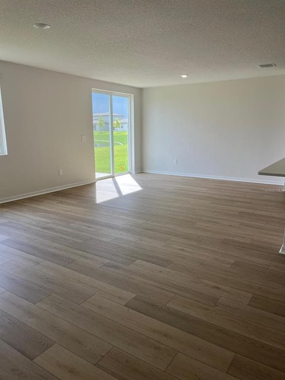 Building Photo - 2070 Rosewood Dr