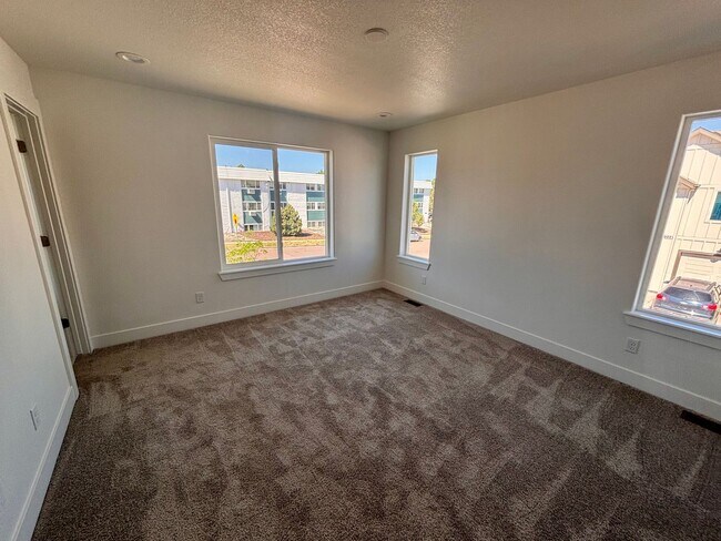 Building Photo - New build 3-Bedroom Townhomes Available
