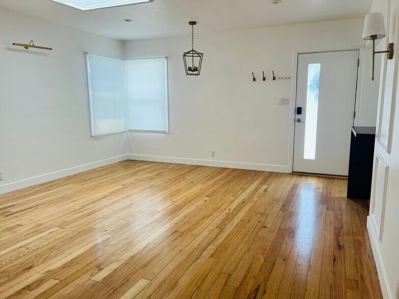 Living Room - 416 Longfellow Ave