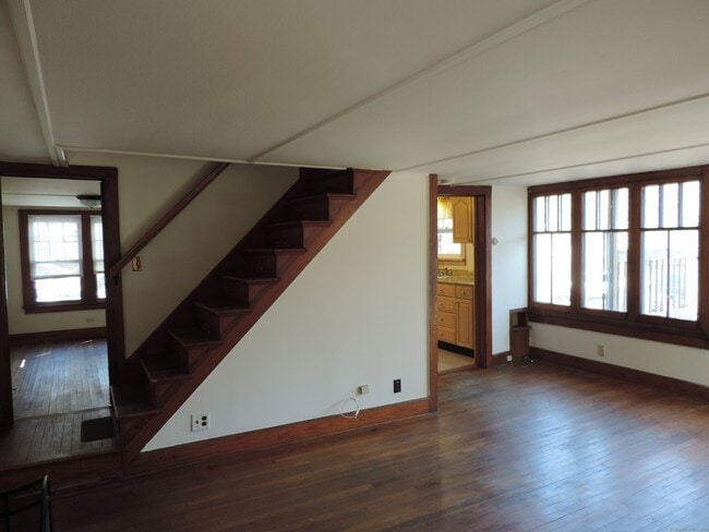 Building Photo - 13 Reynolds Rd