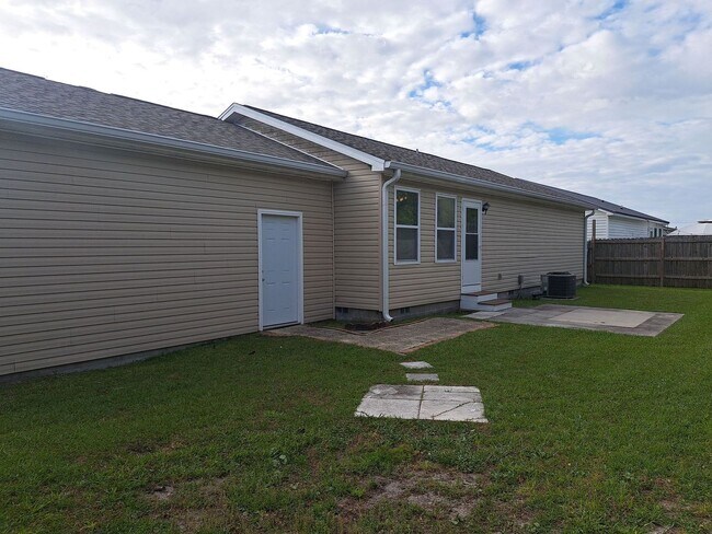 Building Photo - 7325 Claudia's Way