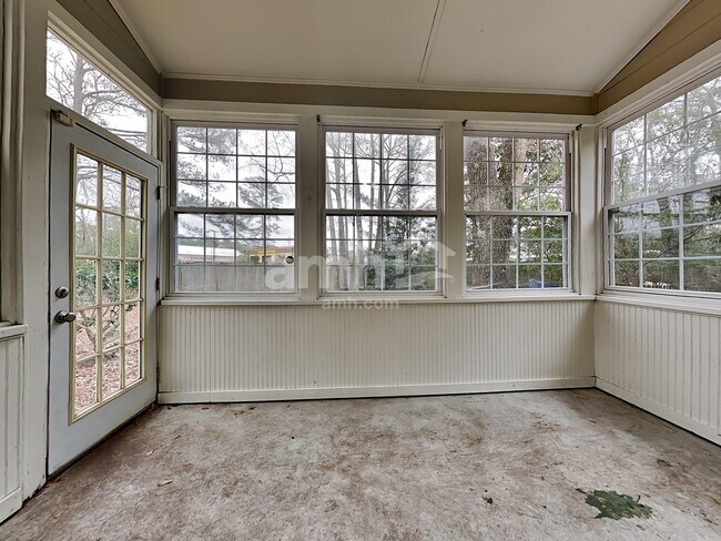 Building Photo - 2738 Seastrand Ln