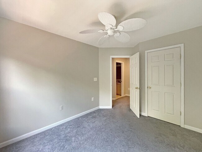 Building Photo - 15716 Palermo Terrace
