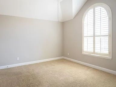 Building Photo - Beautiful 4 bedroom 3 bath home in a quiet...