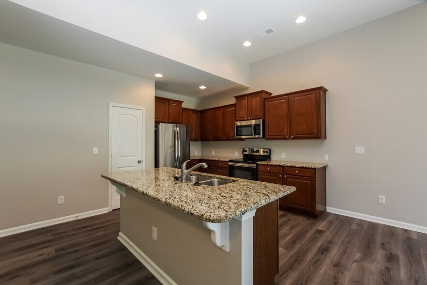 Building Photo - 11125 Pond Valley Ct