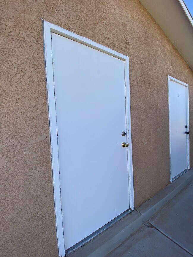 Building Photo - 2BR/1Bath - 4 Plex in Rio Rancho