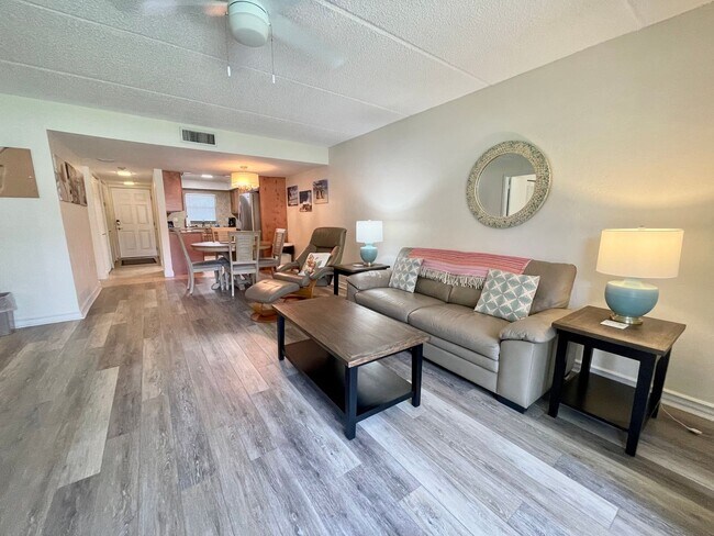 Building Photo - Furnished 2 Bed, 2 Bath Condo – Available Now!