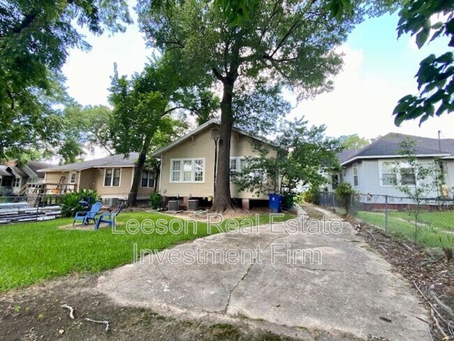 Building Photo - 823 Linden St