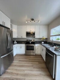 Building Photo - Irvine 2 bedroom with Upgrades