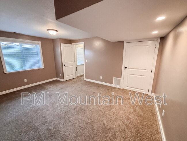 Building Photo - 2241 W 2475 N