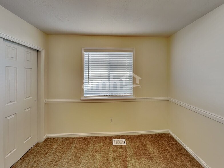 Building Photo - 8359 Sawtooth Oak Dr
