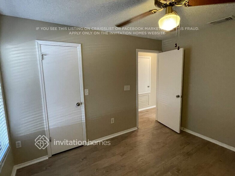 Building Photo - 524 Silvergate Loop