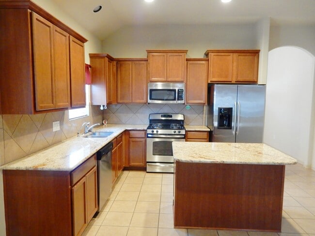 Building Photo - 24510 Avellino Ct