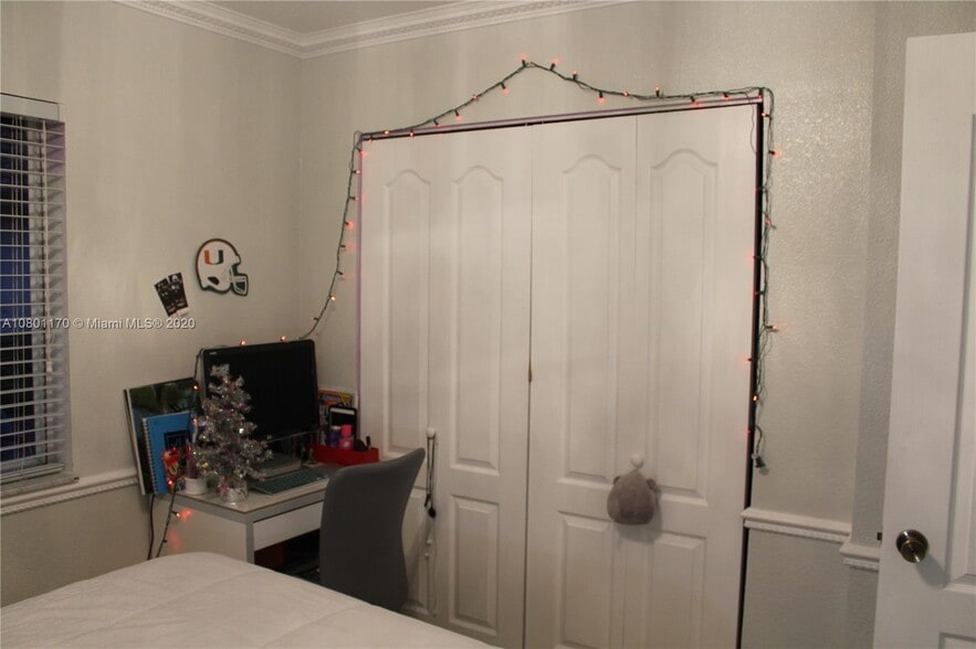 Building Photo - 14891 SW 141st Ter