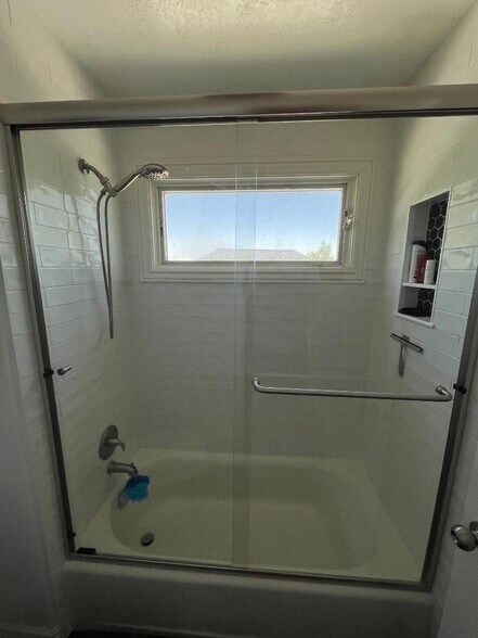 Building Photo - 4588 Spring Meadow Dr