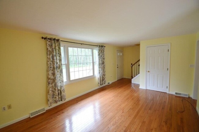 Building Photo - 128 Ridge Rd