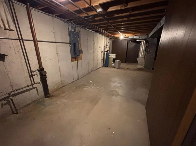 Building Photo - 5305 Carnation Wy