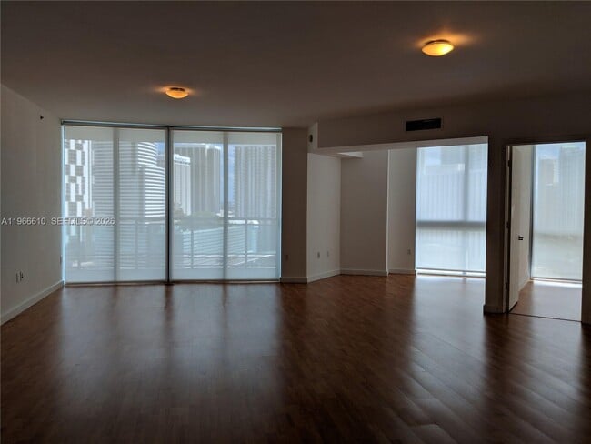 Building Photo - 350 S Miami Ave