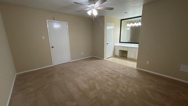 Building Photo - 7214 Foxbend Ln