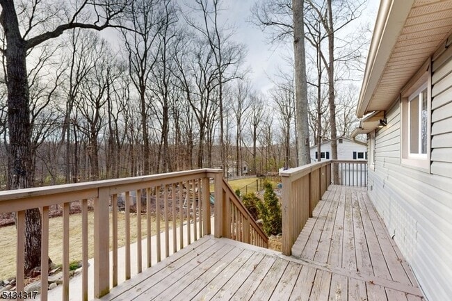 Building Photo - 319 Midway Dr
