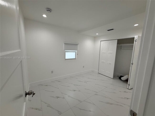 Building Photo - 2313 SW 60th Ct