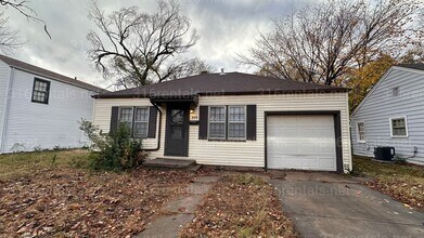 Building Photo - $950 - 2 bed 1 bath - Beautiful single family home*COMING SOON*