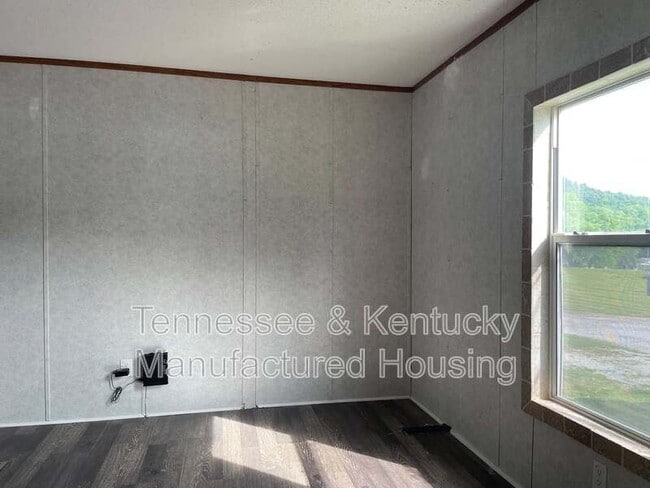 Building Photo - 201 Cumberland Ln