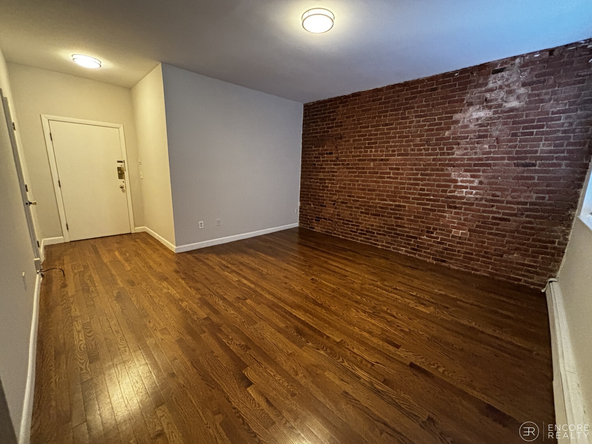 Building Photo - 15 Stearns Rd