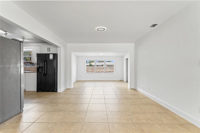 Building Photo - 3253 Pierce St