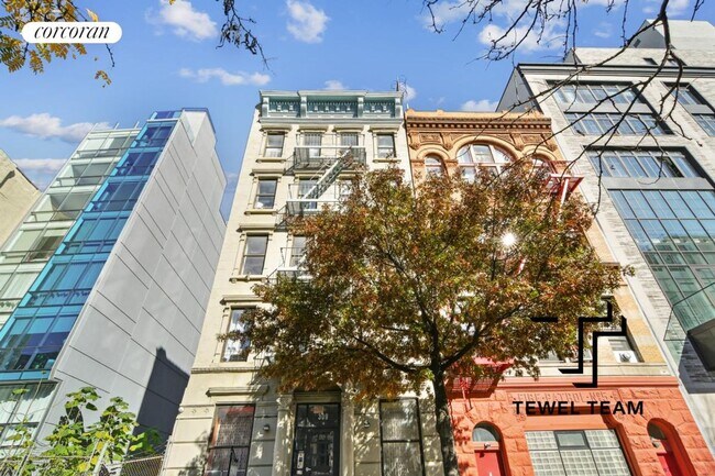 Building Photo - 309 W 121st St