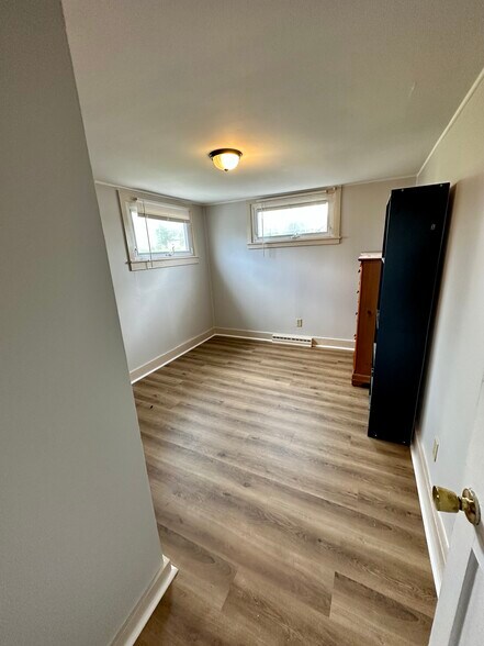 Building Photo - 140 Honness Ln