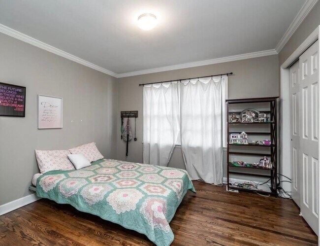 Building Photo - Low Maintenance 4BR/2BA Home near Downtown Greenville!