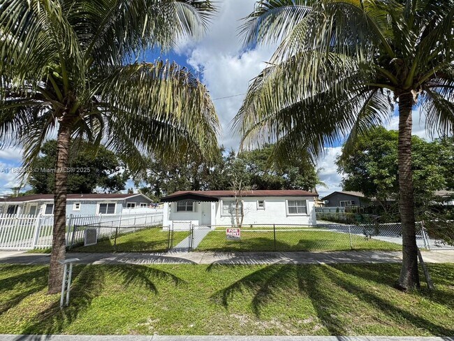 Primary Photo - 821 Curtiss Dr