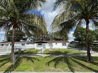 Building Photo - 821 Curtiss Dr