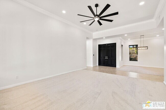 Building Photo - 4 Hillcrest Dr