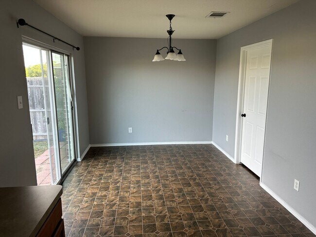 Building Photo - 10773 Braemoor Dr