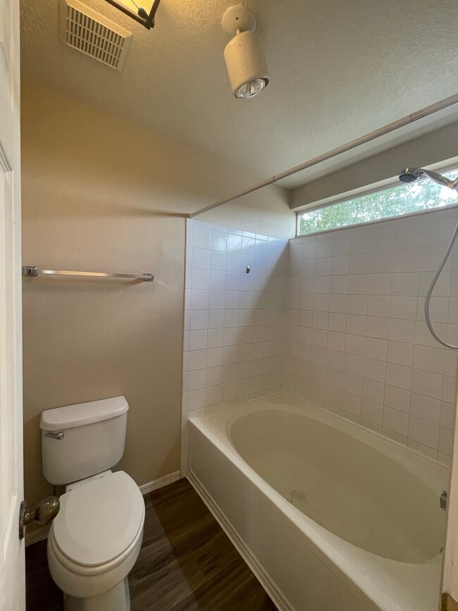 Building Photo - 7051 Natalie Janae Ln NE