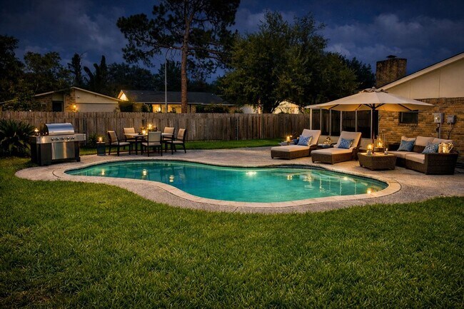 Building Photo - 16902 Castle Fraser Dr