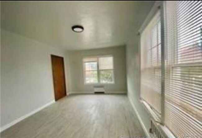 Building Photo - 801 E Broadway