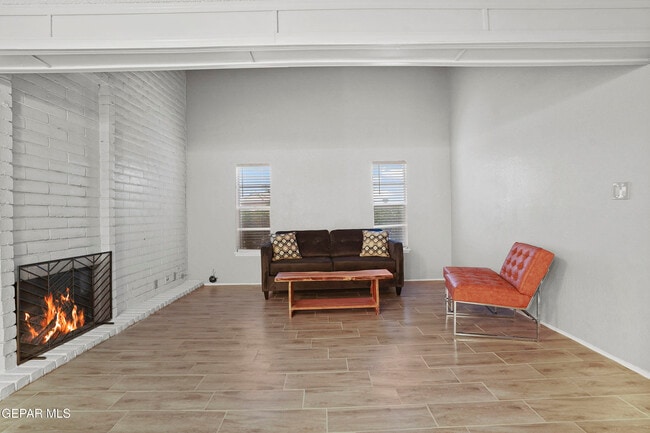 Building Photo - 6201 Escondido Dr