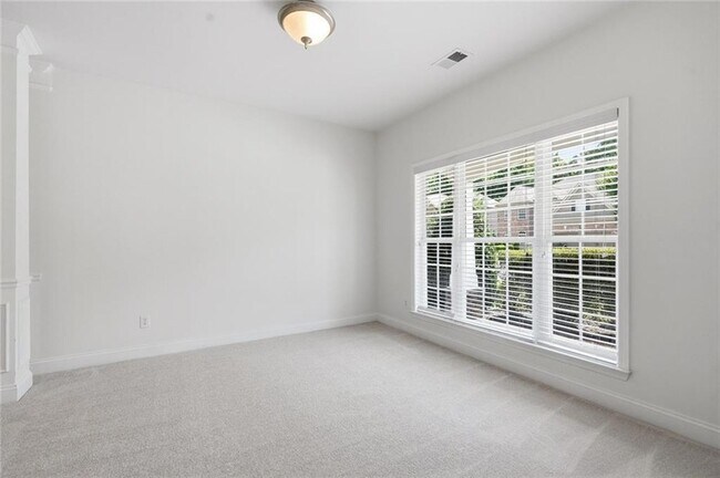 Building Photo - 3320 Pebble Ridge Ln