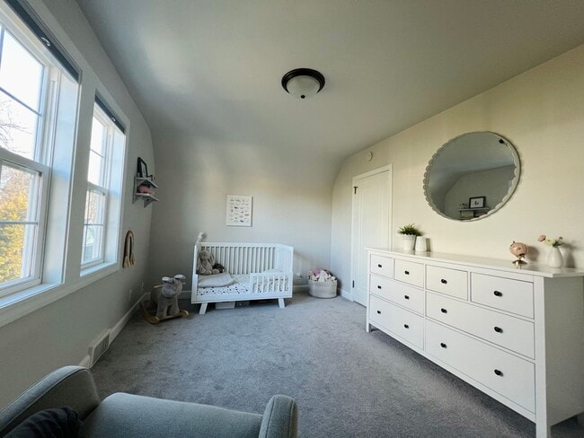 Building Photo - Beautiful 4 Bed 3 Bath Home for Rent! Great Location, Modern Updates!