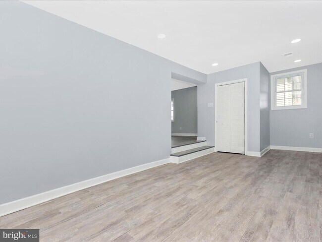 Building Photo - 903 Minna Ave