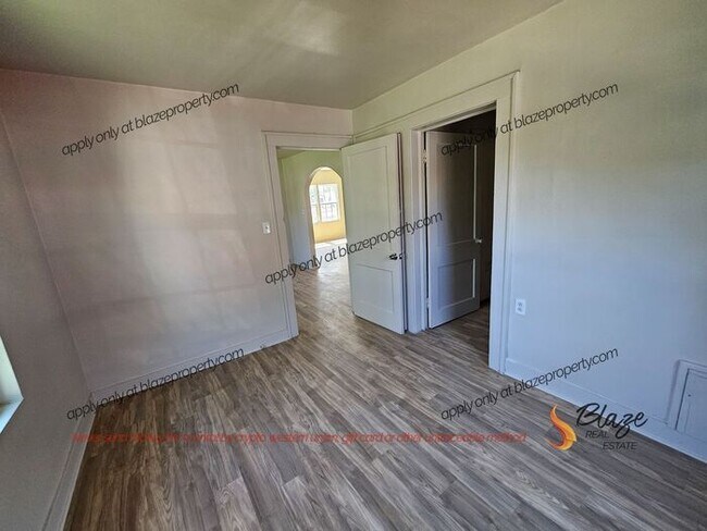 Building Photo - COMING SOON ! Charming 2-Bedroom Home ALL ...