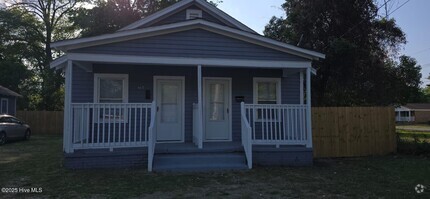Building Photo - 410 Davis St