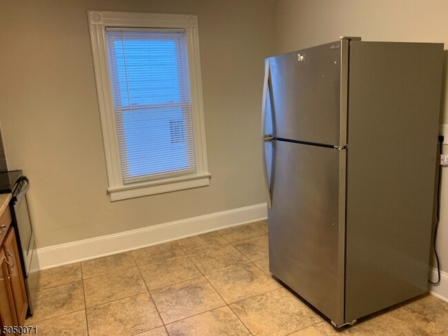 Building Photo - 15 Washburn Pl