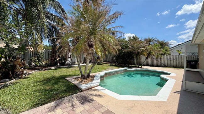 Building Photo - 4860 Chalfont Dr