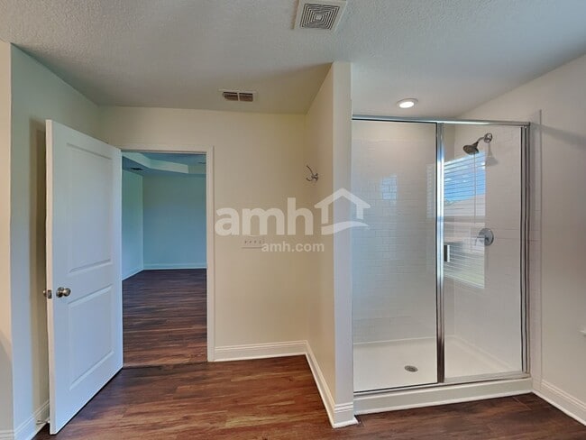 Building Photo - 32 Atlanta Dr