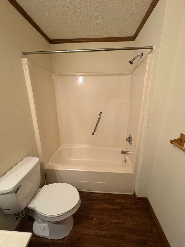 Building Photo - 5925 Labonte Dr