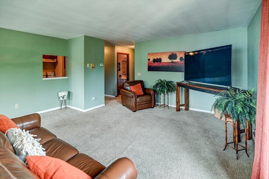 Building Photo - 2850 Cimarron Trl